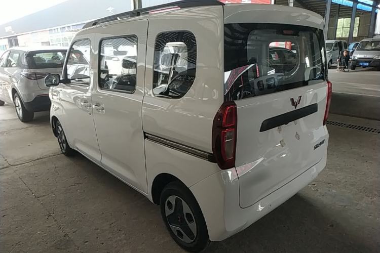 Used Wuling Zhiguang New Energy 2025 Model 305km Ambitious Edition Rear Left 45 Deg