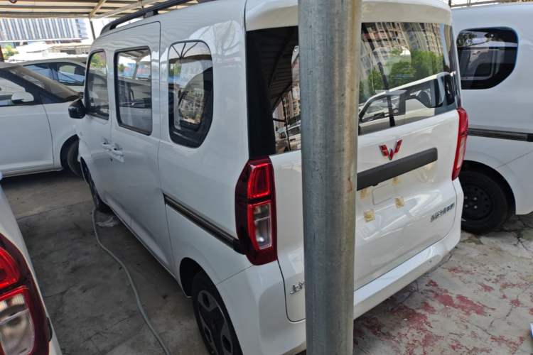 Used Wuling Zhiguang New Energy 2025 Model 305km Ambitious Edition Rear Left 45 Deg