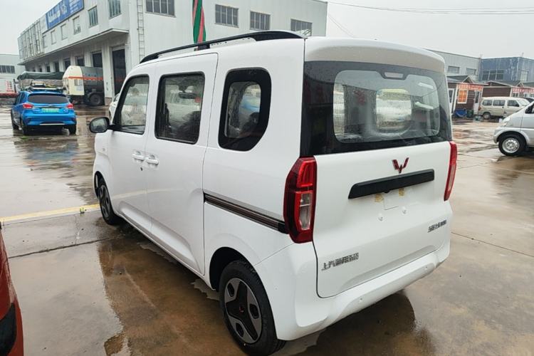 Used Wuling Zhiguang New Energy 2025 Model 305km Ambitious Edition Rear Left 45 Deg