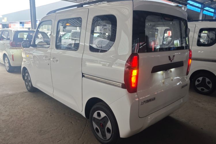 Used Wuling Zhiguang New Energy 2025 Model 305km Ambitious Edition Rear Left 45 Deg
