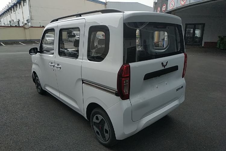 Used Wuling Zhiguang New Energy 2025 Model 305km Ambitious Edition Rear Left 45 Deg