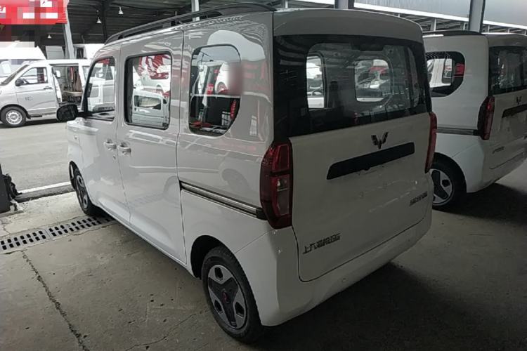 Used Wuling Zhiguang New Energy 2025 Model 305km Ambitious Edition Rear Left 45 Deg