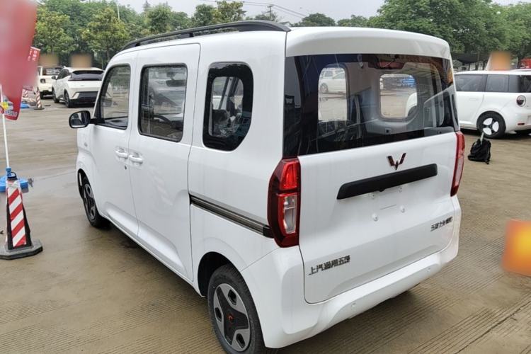Used Wuling Zhiguang New Energy 2025 Model 305km Ambitious Edition Rear Left 45 Deg