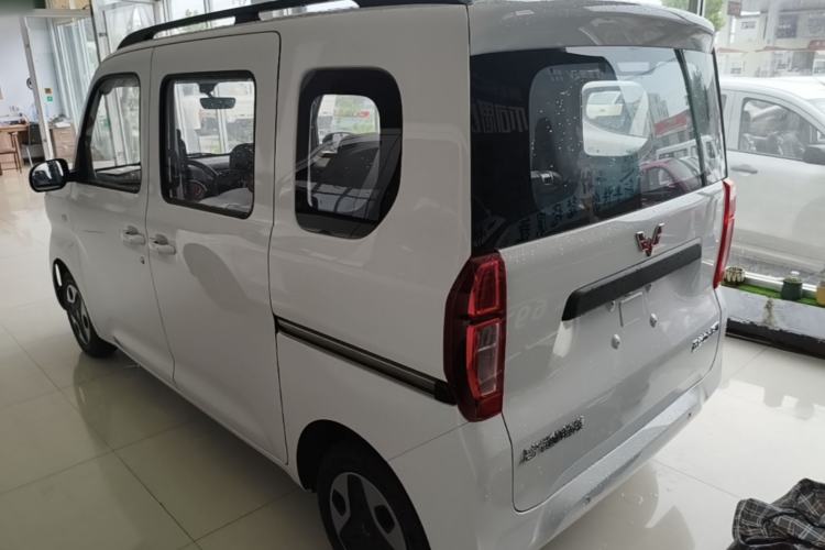 Used Wuling Zhiguang New Energy 2025 Model 305km Ambitious Edition Rear Left 45 Deg
