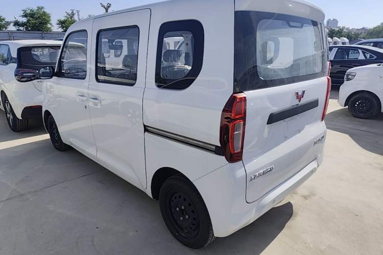 Used Wuling Zhiguang New Energy 2025 Standard Model Rear Left 45 Deg