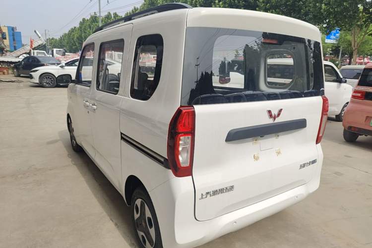 Used Wuling Zhiguang New Energy 2025 Model 305km Ambitious Edition Rear Left 45 Deg