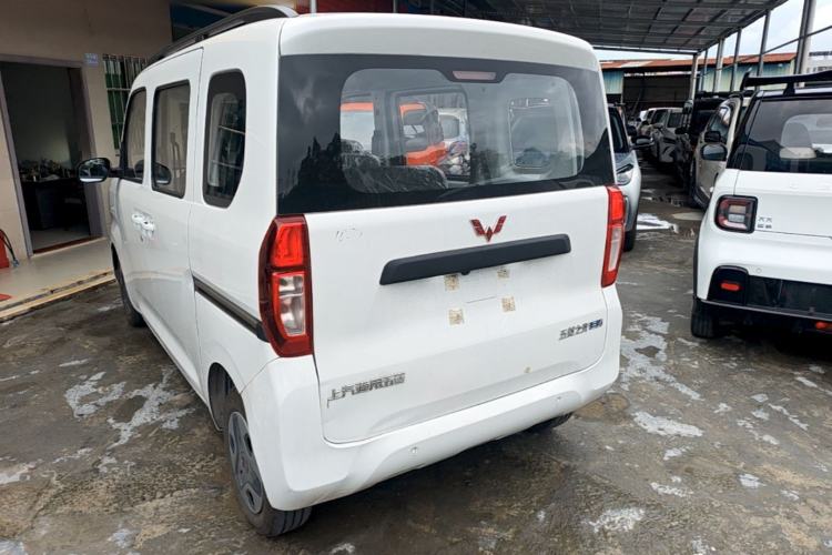 Used Wuling Zhiguang New Energy 2025 Model 305km Ambitious Edition Rear Left 45 Deg