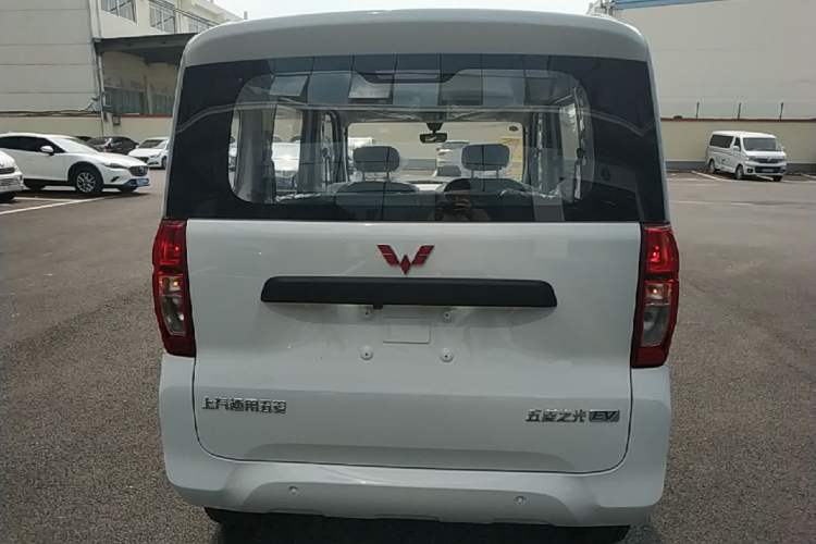 Used Wuling Zhiguang New Energy 2025 Model 305km Ambitious Edition Rear