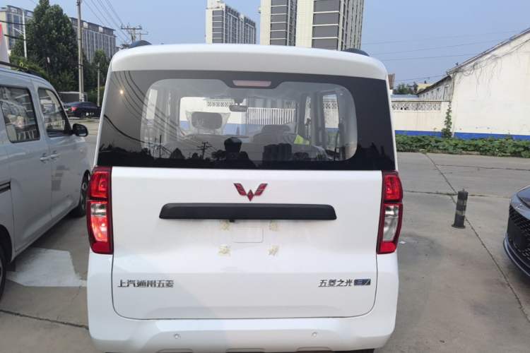 Used Wuling Zhiguang New Energy 2025 Model 305km Ambitious Edition Rear
