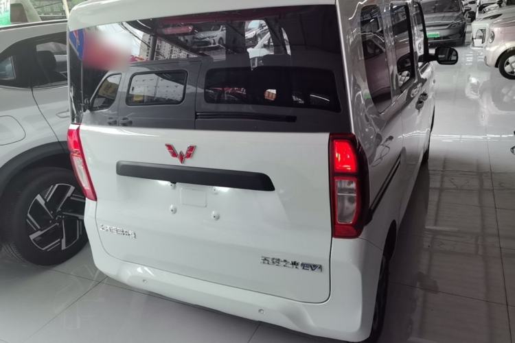 Used Wuling Zhiguang New Energy 2025 Model 305km Ambitious Edition Rear