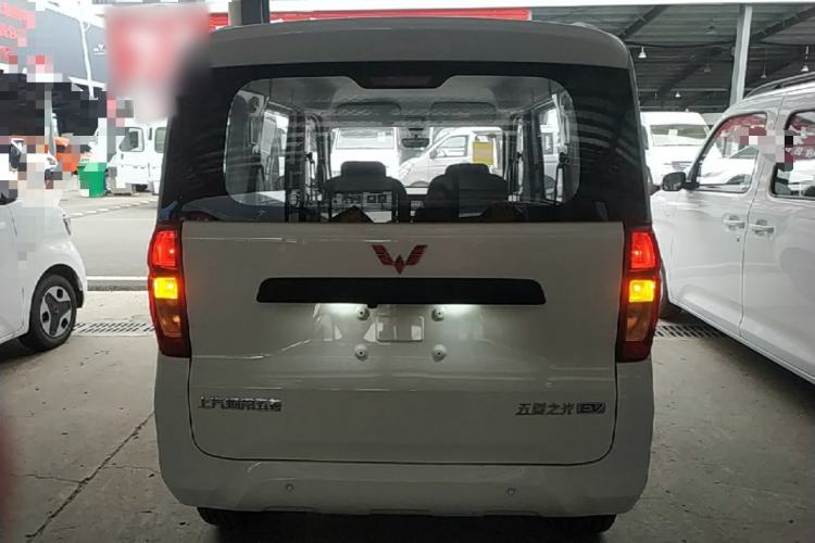 Used Wuling Zhiguang New Energy 2025 Model 305km Ambitious Edition Rear