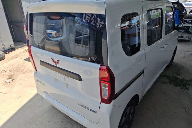 Used Wuling Zhiguang New Energy 2025 Model 305km Ambitious Edition Rear Right 45 Deg
