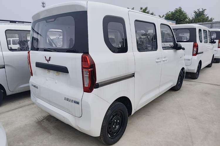 Used Wuling Zhiguang New Energy 2025 Standard Model Rear Right 45 Deg