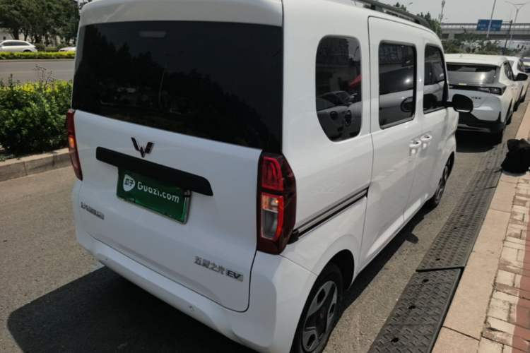 Used Wuling Zhiguang New Energy 2025 Model 305km Ambitious Edition Rear Right 45 Deg