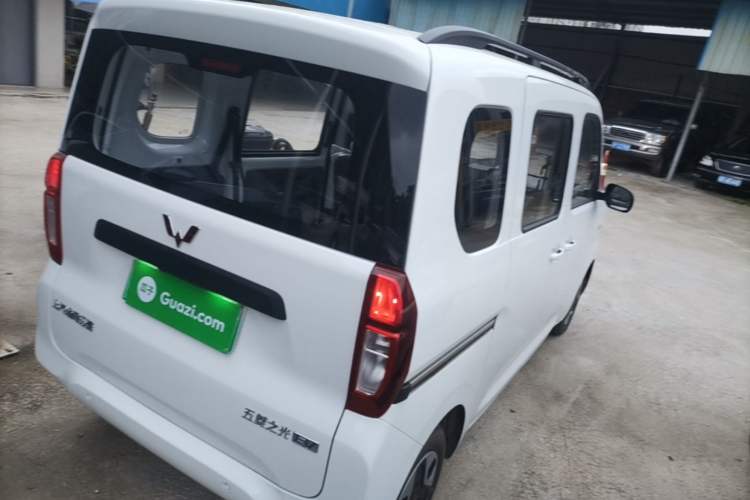Used Wuling Zhiguang New Energy 2025 Model 305km Ambitious Edition Rear Right 45 Deg