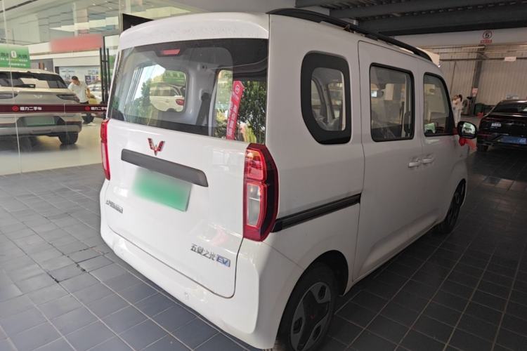 Used Wuling Zhiguang New Energy 2025 Model 305km Ambitious Edition Rear Right 45 Deg