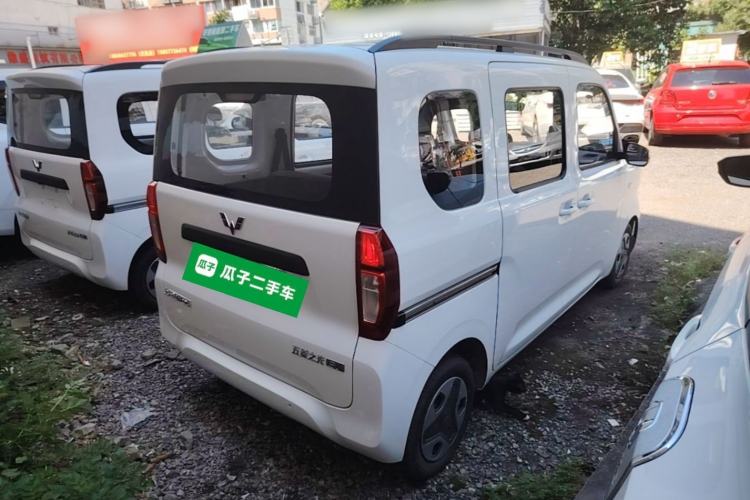 Used Wuling Zhiguang New Energy 2025 Model 305km Ambitious Edition Rear Right 45 Deg