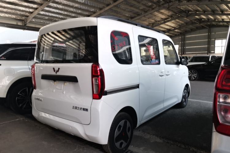 Used Wuling Zhiguang New Energy 2025 Model 305km Ambitious Edition Rear Right 45 Deg