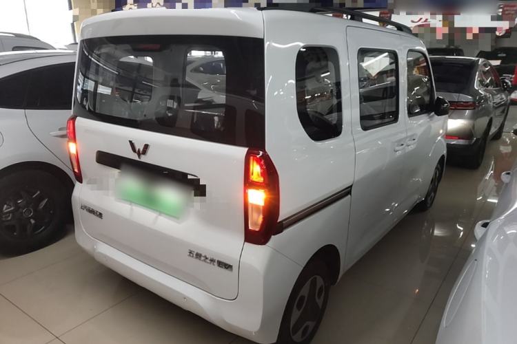 Used Wuling Zhiguang New Energy 2025 Model 305km Ambitious Edition Rear Right 45 Deg