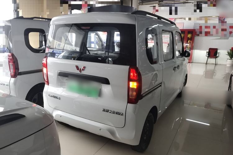 Used Wuling Zhiguang New Energy 2025 Model 305km Ambitious Edition Rear Right 45 Deg