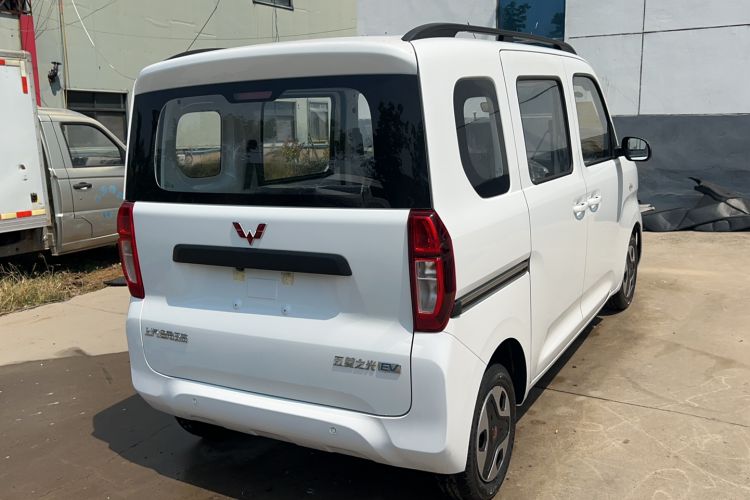 Used Wuling Zhiguang New Energy 2025 Model 305km Ambitious Edition Rear Right 45 Deg