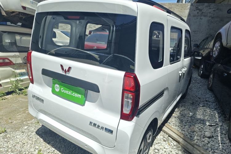 Used Wuling Zhiguang New Energy 2025 Model 305km Ambitious Edition Rear Right 45 Deg