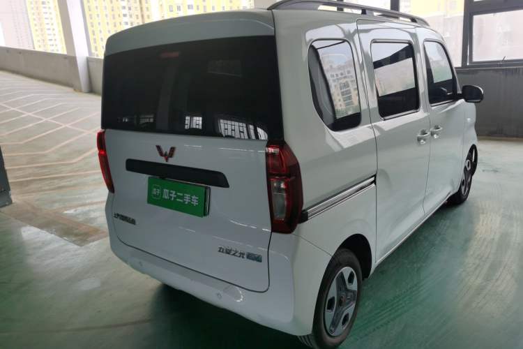 Used Wuling Zhiguang New Energy 2025 Model 305km Ambitious Edition Rear Right 45 Deg
