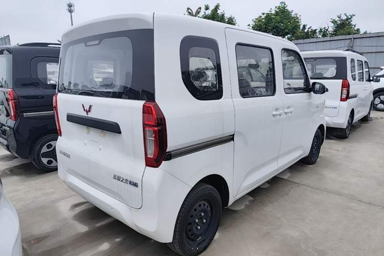 Used Wuling Zhiguang New Energy 2025 Standard Model Rear Right 45 Deg
