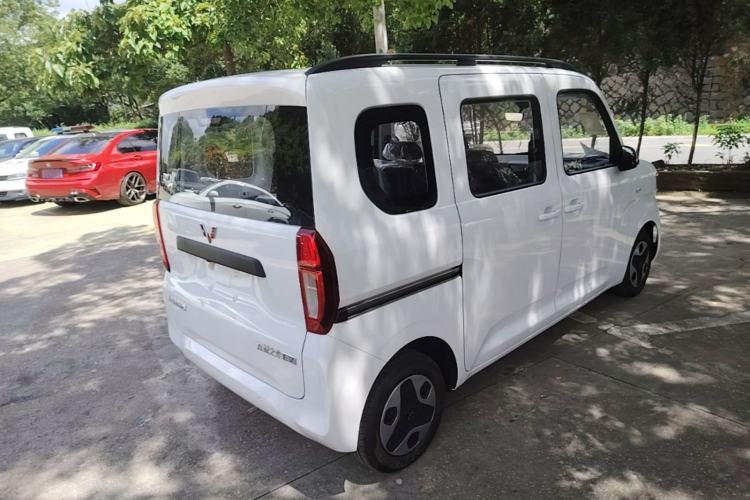 Used Wuling Zhiguang New Energy 2025 Model 305km Ambitious Edition Rear Right 45 Deg
