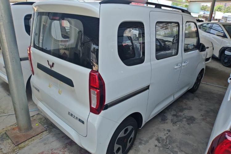 Used Wuling Zhiguang New Energy 2025 Model 305km Ambitious Edition Rear Right 45 Deg