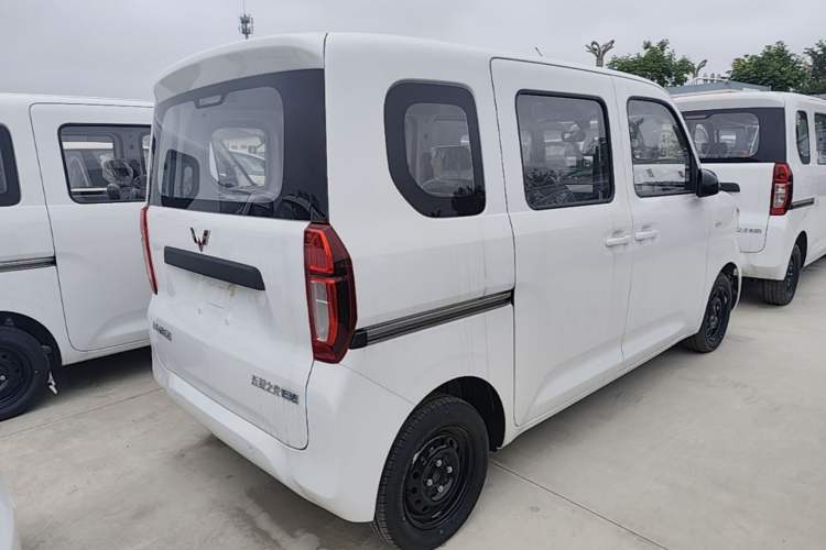 Used Wuling Zhiguang New Energy 2025 Standard Model Rear Right 45 Deg