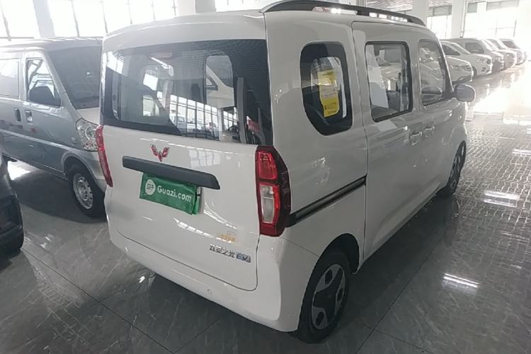 Used Wuling Zhiguang New Energy 2025 Model 305km Ambitious Edition Rear Right 45 Deg