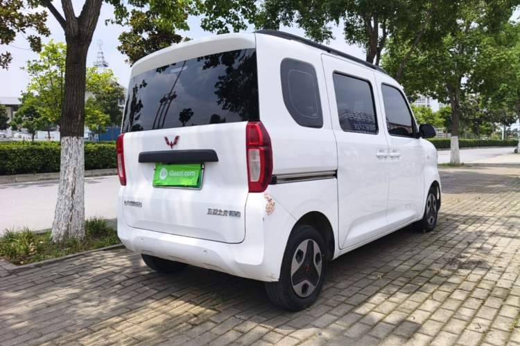 Used Wuling Zhiguang New Energy 2025 Model 305km Ambitious Edition Rear Right 45 Deg