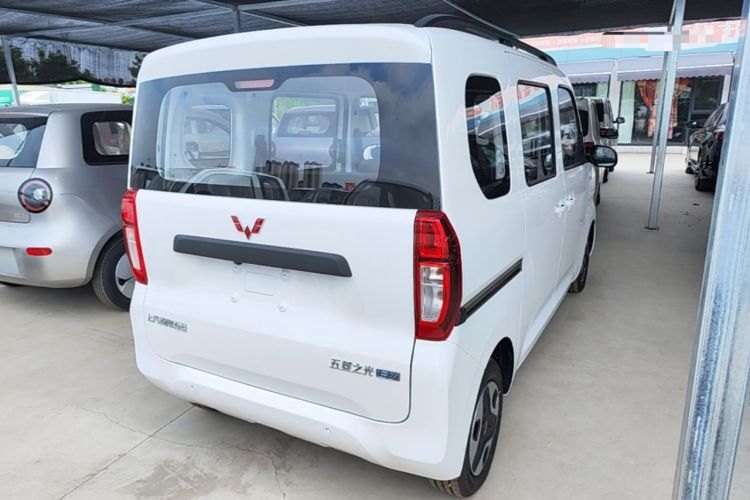 Used Wuling Zhiguang New Energy 2025 Model 305km Ambitious Edition Rear Right 45 Deg