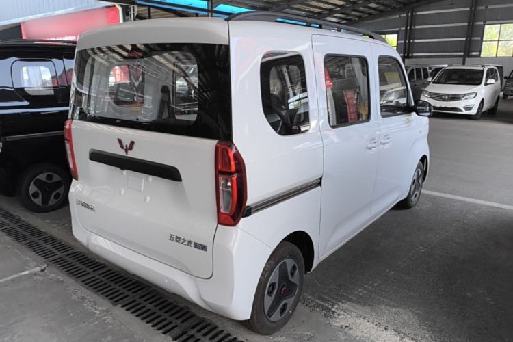Used Wuling Zhiguang New Energy 2025 Model 305km Ambitious Edition Rear Right 45 Deg