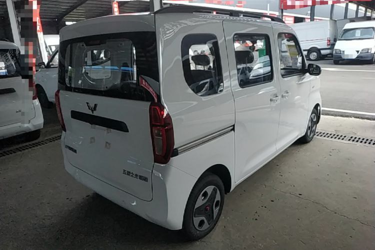Used Wuling Zhiguang New Energy 2025 Model 305km Ambitious Edition Rear Right 45 Deg