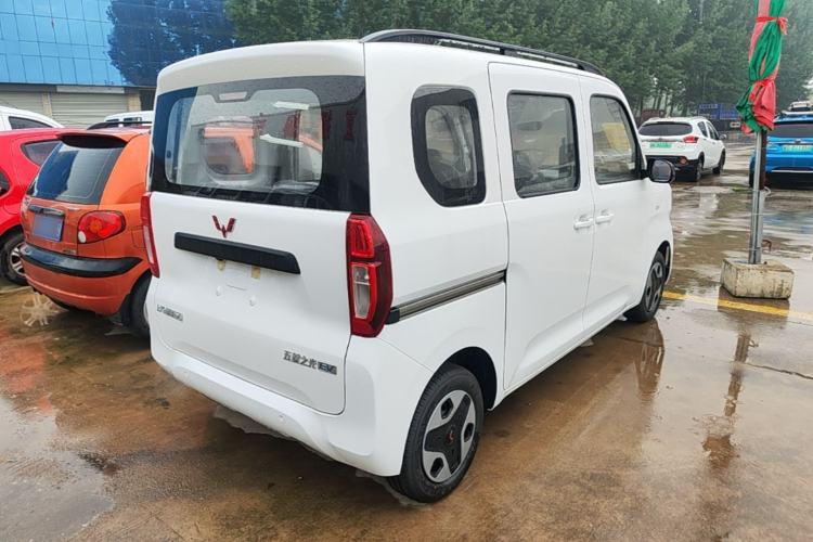 Used Wuling Zhiguang New Energy 2025 Model 305km Ambitious Edition Rear Right 45 Deg