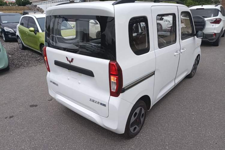 Used Wuling Zhiguang New Energy 2025 Model 305km Ambitious Edition Rear Right 45 Deg