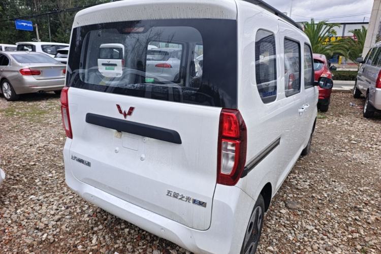 Used Wuling Zhiguang New Energy 2025 Model 305km Ambitious Edition Rear Right 45 Deg
