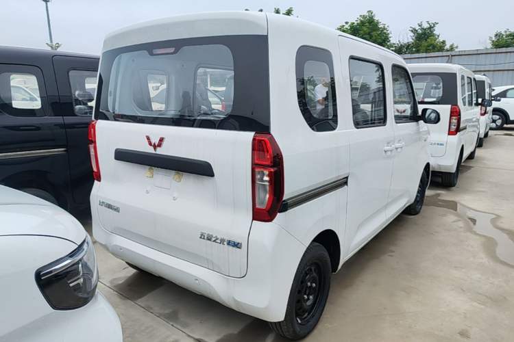 Used Wuling Zhiguang New Energy 2025 Standard Model Rear Right 45 Deg