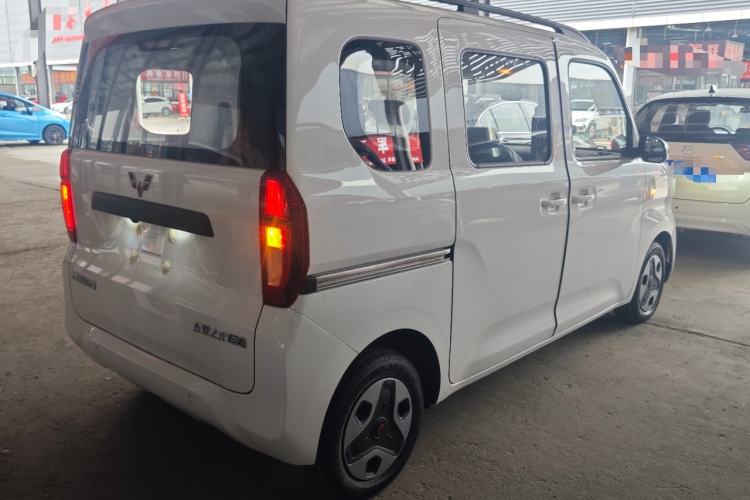 Used Wuling Zhiguang New Energy 2025 Model 305km Ambitious Edition Rear Right 45 Deg