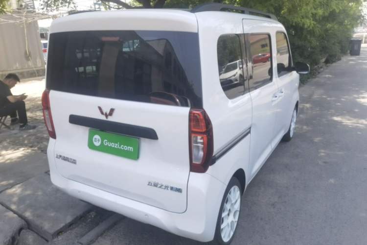 Used Wuling Zhiguang New Energy 2025 Model 305km Ambitious Edition Rear Right 45 Deg