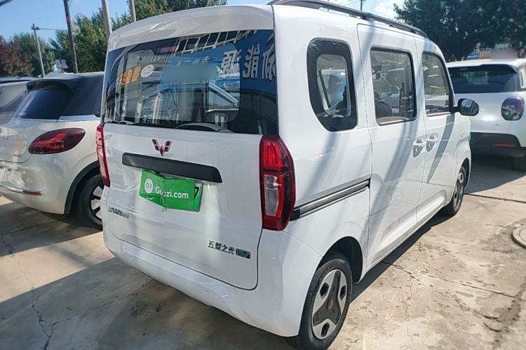 Used Wuling Zhiguang New Energy 2025 Model 305km Ambitious Edition Rear Right 45 Deg