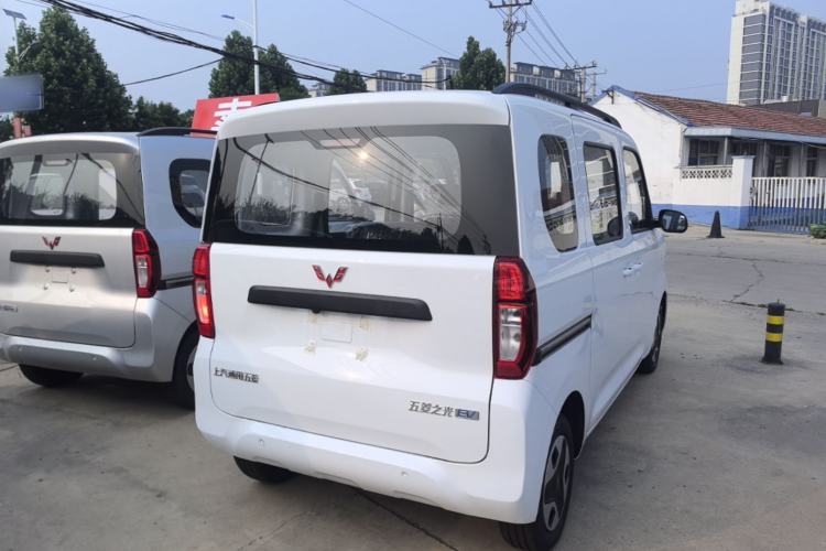 Used Wuling Zhiguang New Energy 2025 Model 305km Ambitious Edition Rear Right 45 Deg