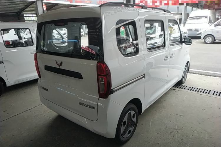 Used Wuling Zhiguang New Energy 2025 Model 305km Ambitious Edition Rear Right 45 Deg