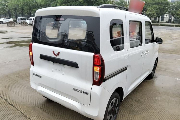Used Wuling Zhiguang New Energy 2025 Model 305km Ambitious Edition Rear Right 45 Deg