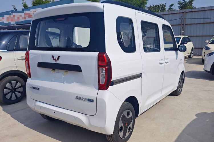 Used Wuling Zhiguang New Energy 2025 Model 305km Ambitious Edition Rear Right 45 Deg