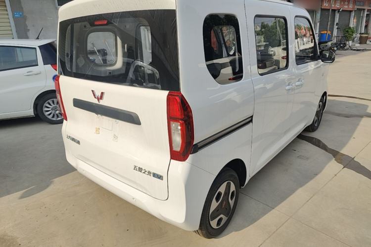 Used Wuling Zhiguang New Energy 2025 Model 305km Ambitious Edition Rear Right 45 Deg