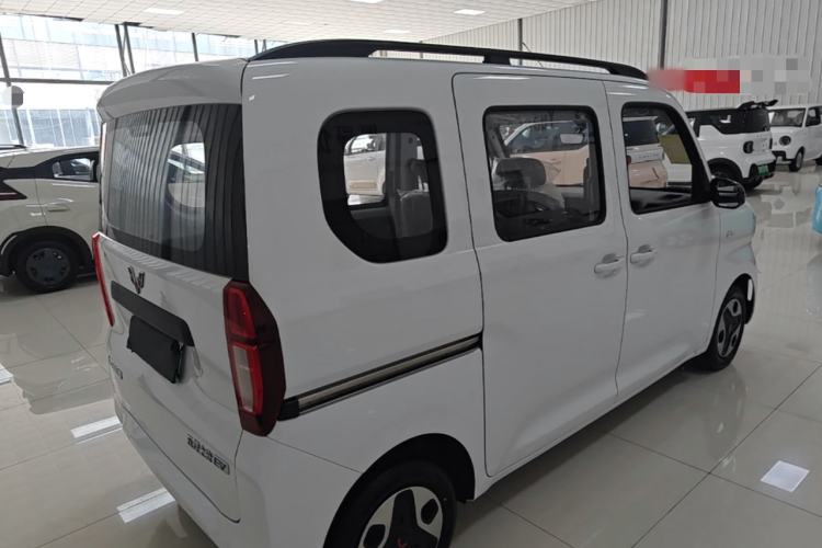 Used Wuling Zhiguang New Energy 2025 Model 305km Ambitious Edition Rear Right 45 Deg