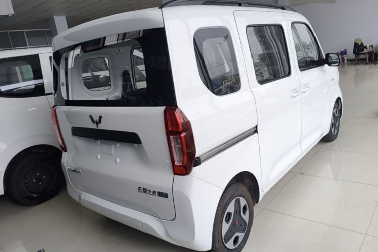 Used Wuling Zhiguang New Energy 2025 Model 305km Ambitious Edition Rear Right 45 Deg